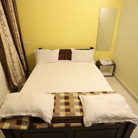 Hotel Moonlight Residency à Tiruchirappalli Extérieur photo