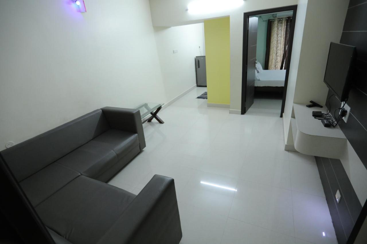 Hotel Moonlight Residency à Tiruchirappalli Extérieur photo