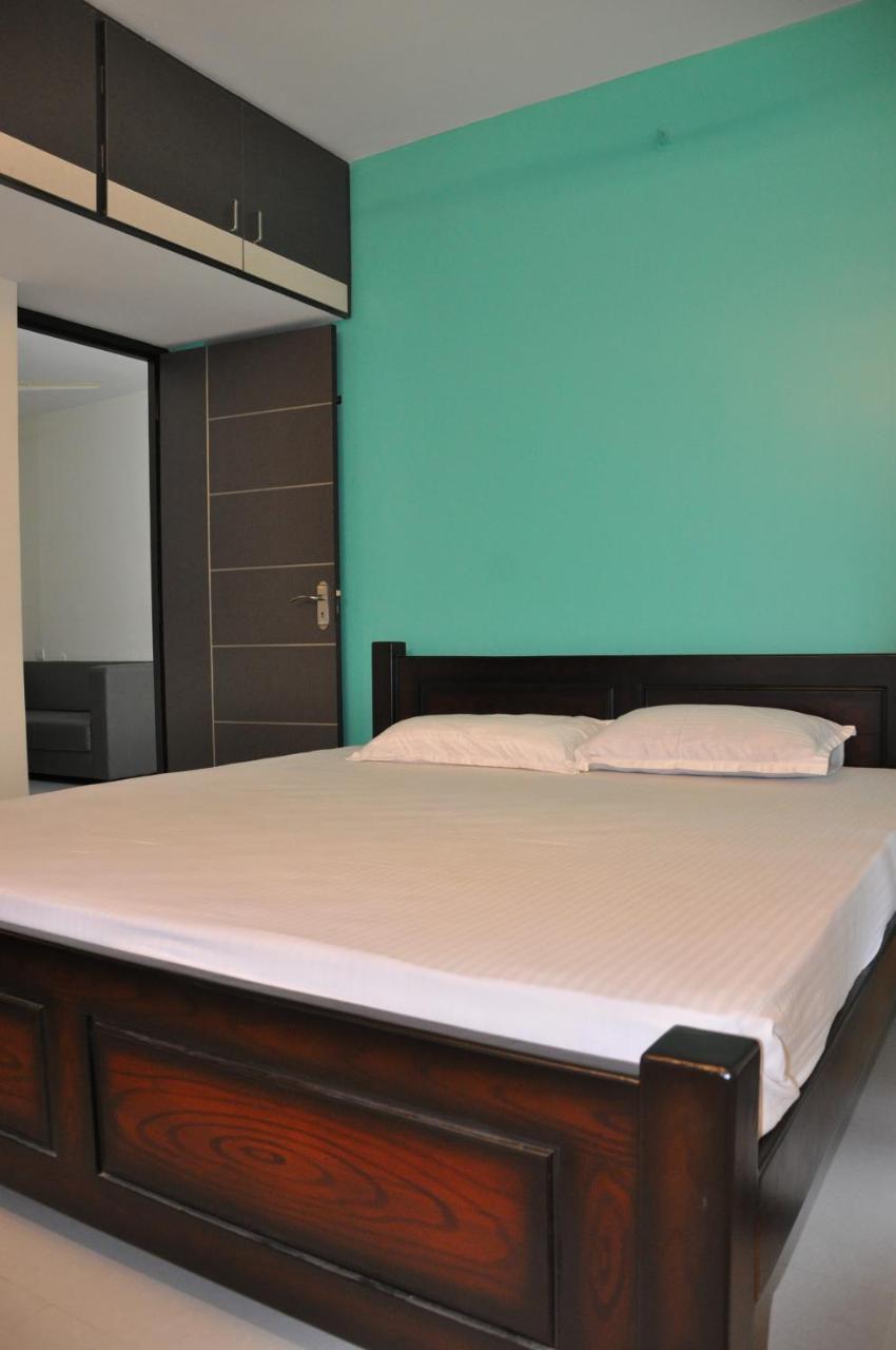 Hotel Moonlight Residency à Tiruchirappalli Extérieur photo