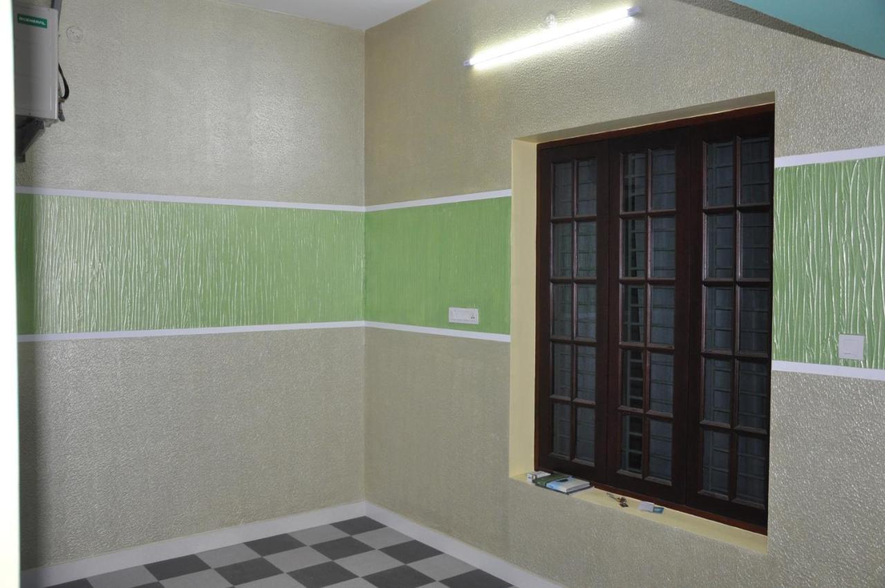 Hotel Moonlight Residency à Tiruchirappalli Extérieur photo