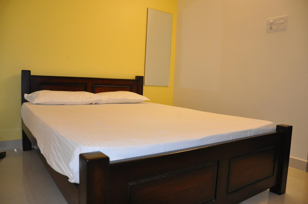 Hotel Moonlight Residency à Tiruchirappalli Extérieur photo